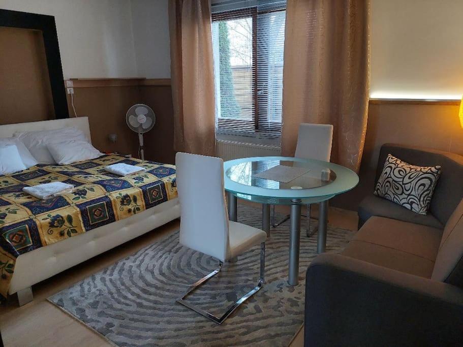 Ujszeged Apartman エクステリア 写真